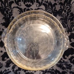2 Vintage Pyrex Pie Plates